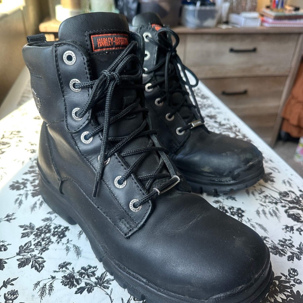 MENS Harley-Davidson Black Leather SIZE 9 Combat Boots with Rugged Sole